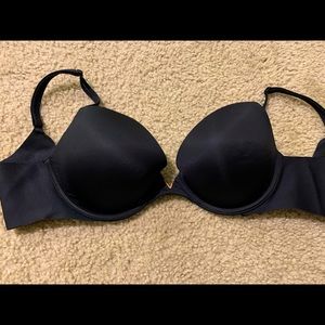 Victoria’s Secret black bra size 34 C